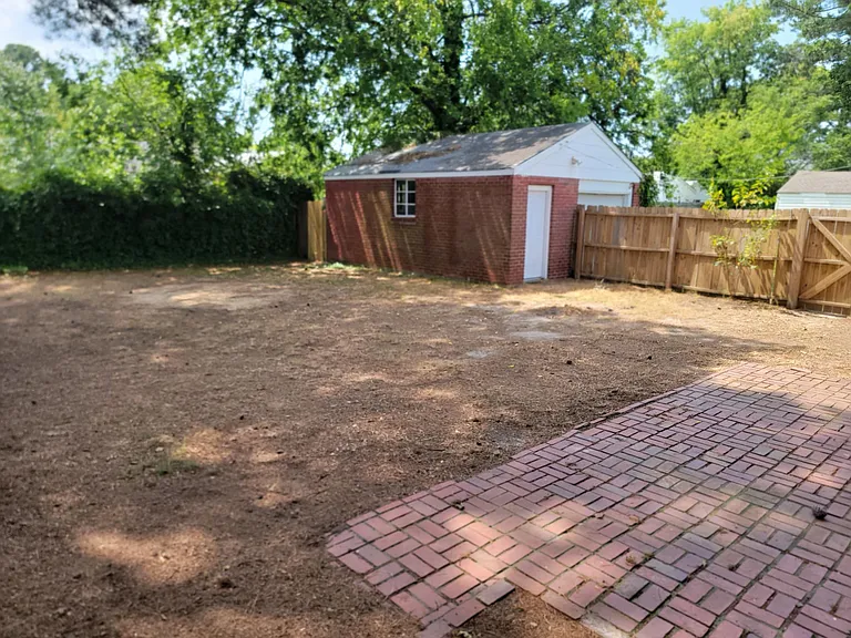 5405 Douglas St — Photo 12