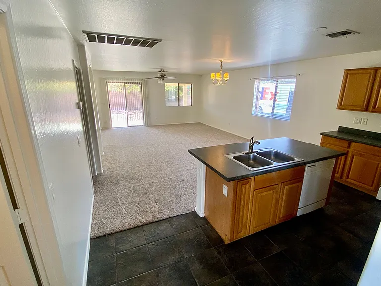 12537 W Redfield Rd — Photo 4
