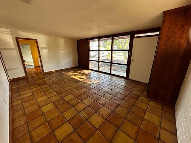 500 W 17th St #1 — Photo 4