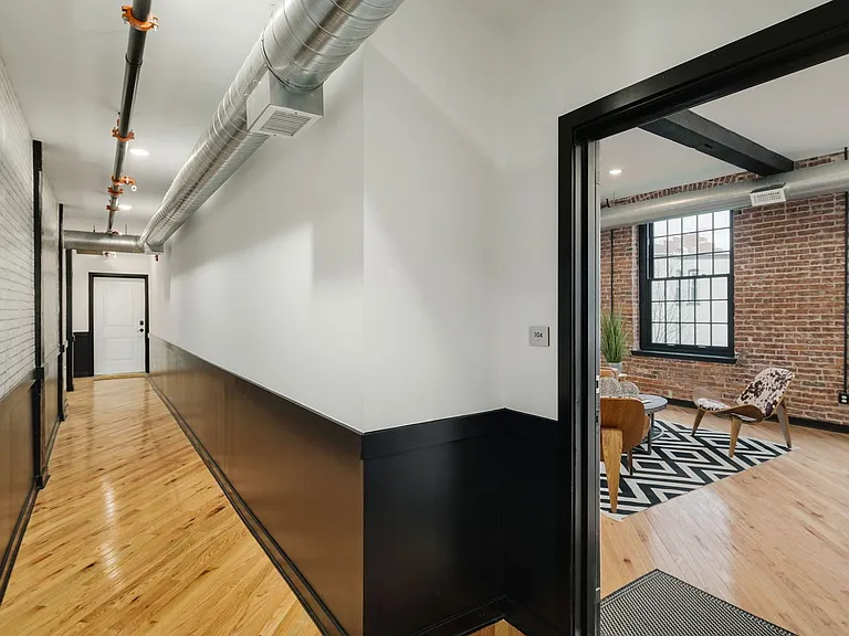345 Walnut St — Photo 17