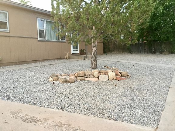 Maintenance free front yard