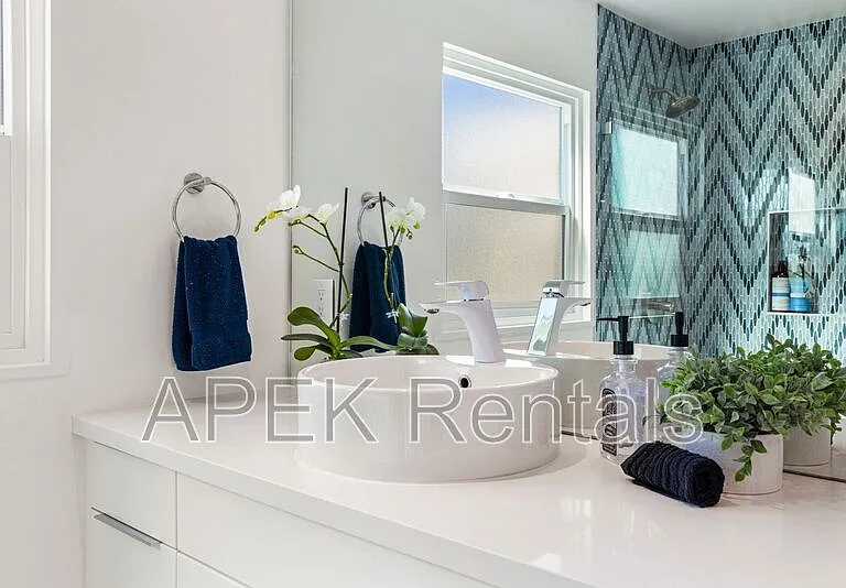 2325 N Girasol Ave — Photo 19
