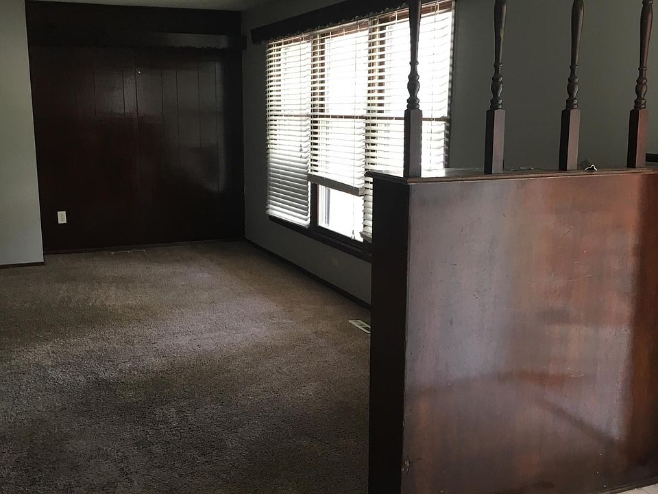 1st image of 101 S Lauber Ln