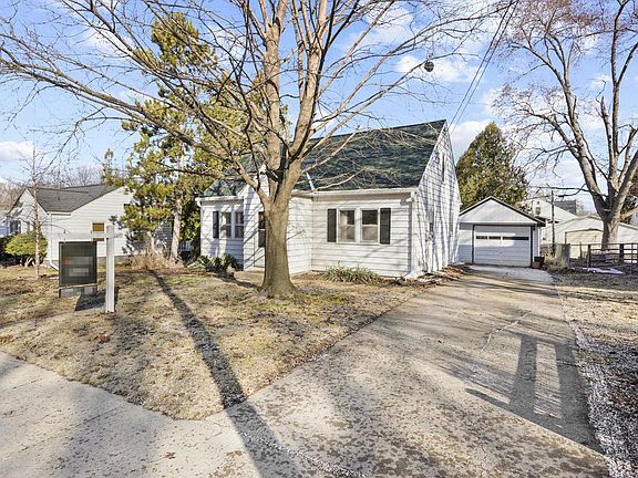 3rd image of 3914 Dennett Drive