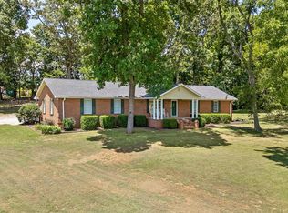120 Grassy Ln, Sweetwater, TN 37874