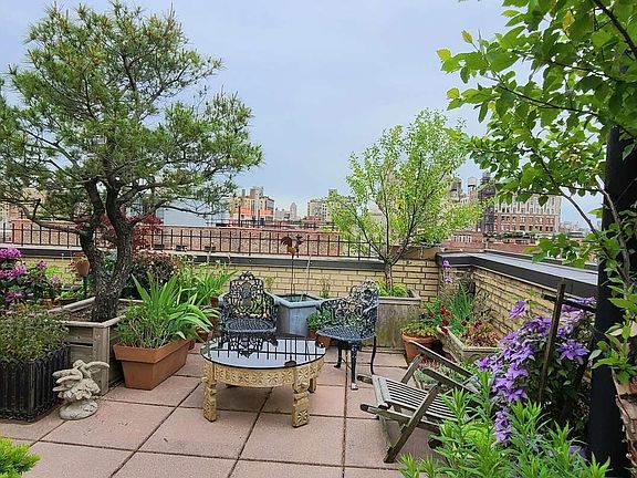 3rd image of 139 W 82nd St Penthouse A
