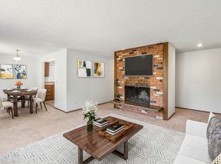 19433 28th Ave NE #C, Seattle, WA 98155