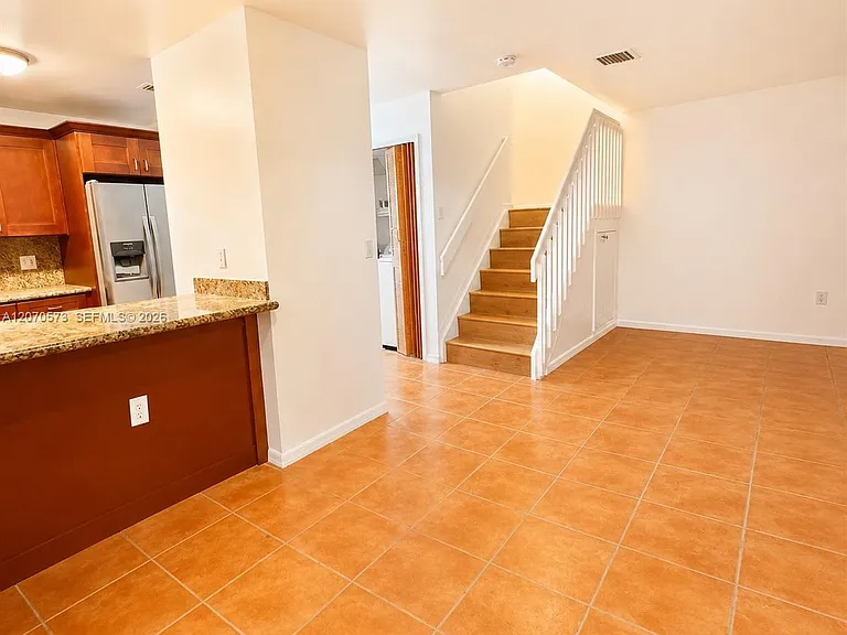 6235 Kendale Lakes Cir #239 — Photo 10