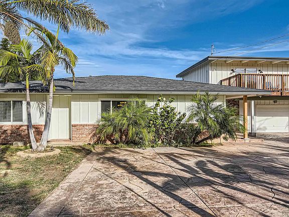 2nd image of 640 Lado De Loma Dr