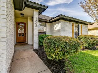 1008 Steven St, Burleson, TX 76028