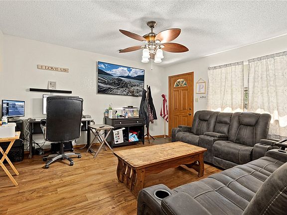 3rd image of 305 S Pittman St