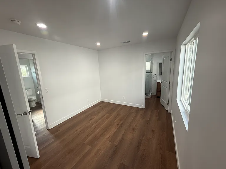 11249 Dalwood Ave — Photo 3
