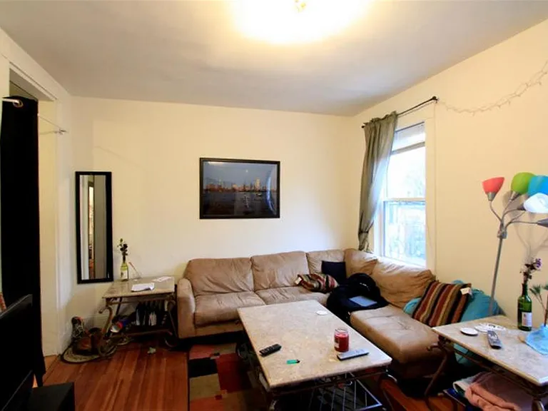 147 Columbia St — Photo 8
