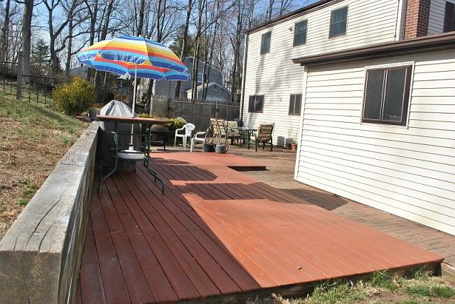 2nd image of 1105 Colonial Way