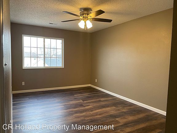 4th image of 216 Erin Lee St #10828838