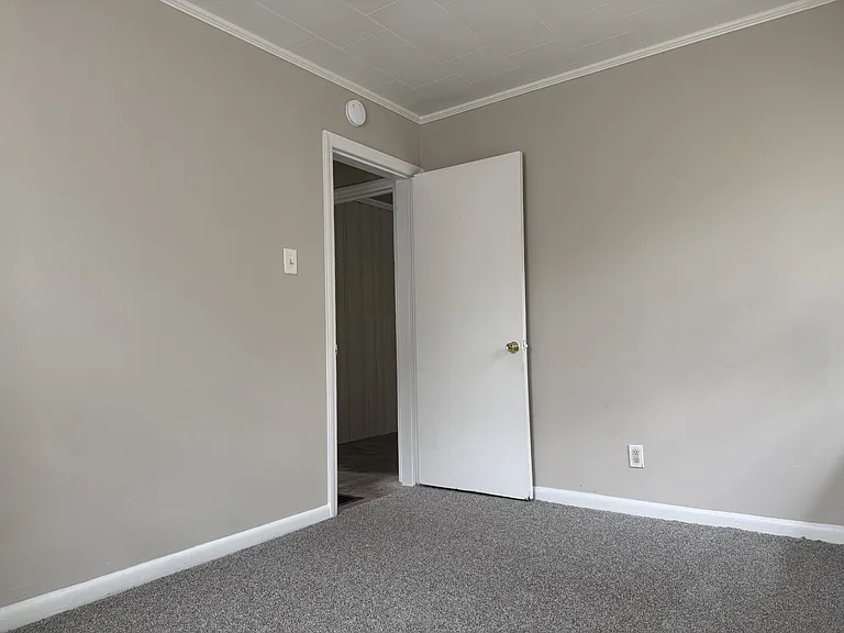 406 E Park Dr — Photo 4
