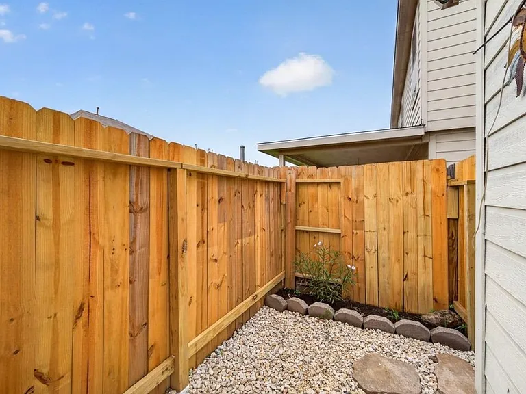 15811 Natchez Brook Ln #B — Photo 11