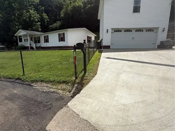 44 Hardy Camp Rd, Logan, WV 25601