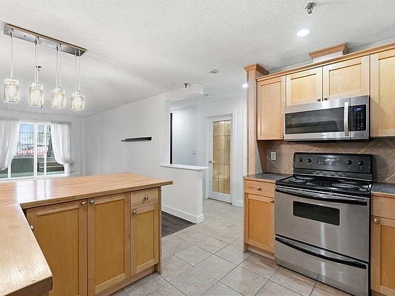 3rd image of 717 SE 4a St NE #107