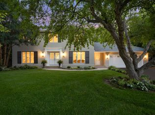 9006 Preserve Blvd, Eden Prairie, MN 55347