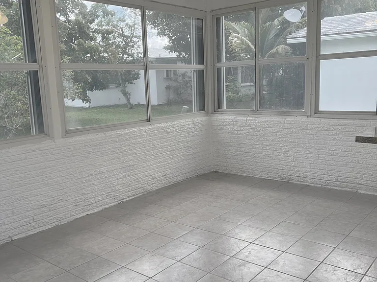 8409 NW 59th Ct — Photo 8