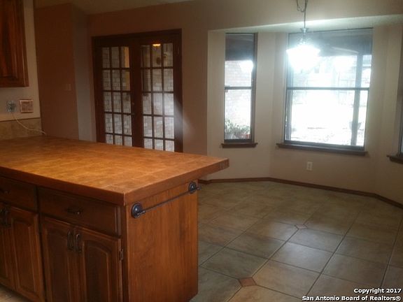 5th image of 7110 Sidbury Cir