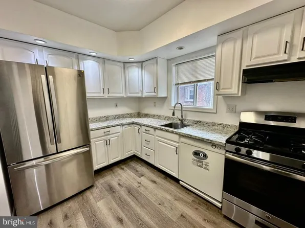 4720 Vista St, Philadelphia, PA 19136