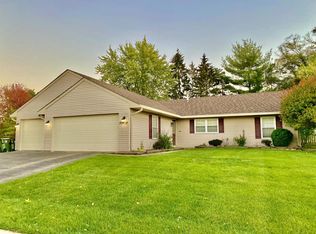 30W131 Huntington Dr, Warrenville, IL