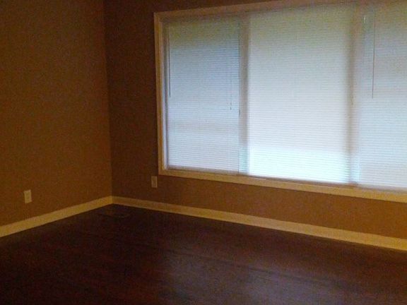 3rd image of 4728 Fairwood Ln