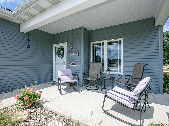 3rd image of 111 Lexington Pointe Dr #17