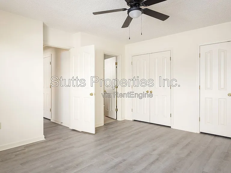 Creekside Apartments — Photo 38