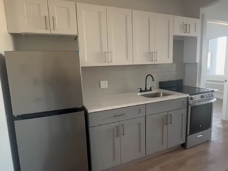 1803 Weeks Ave #9E — Photo 2