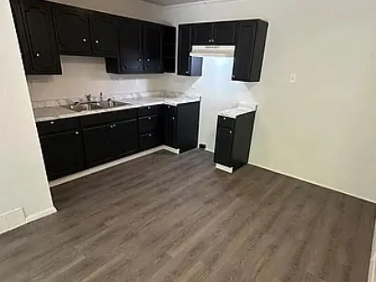 813 Saint William Dr — Photo 3