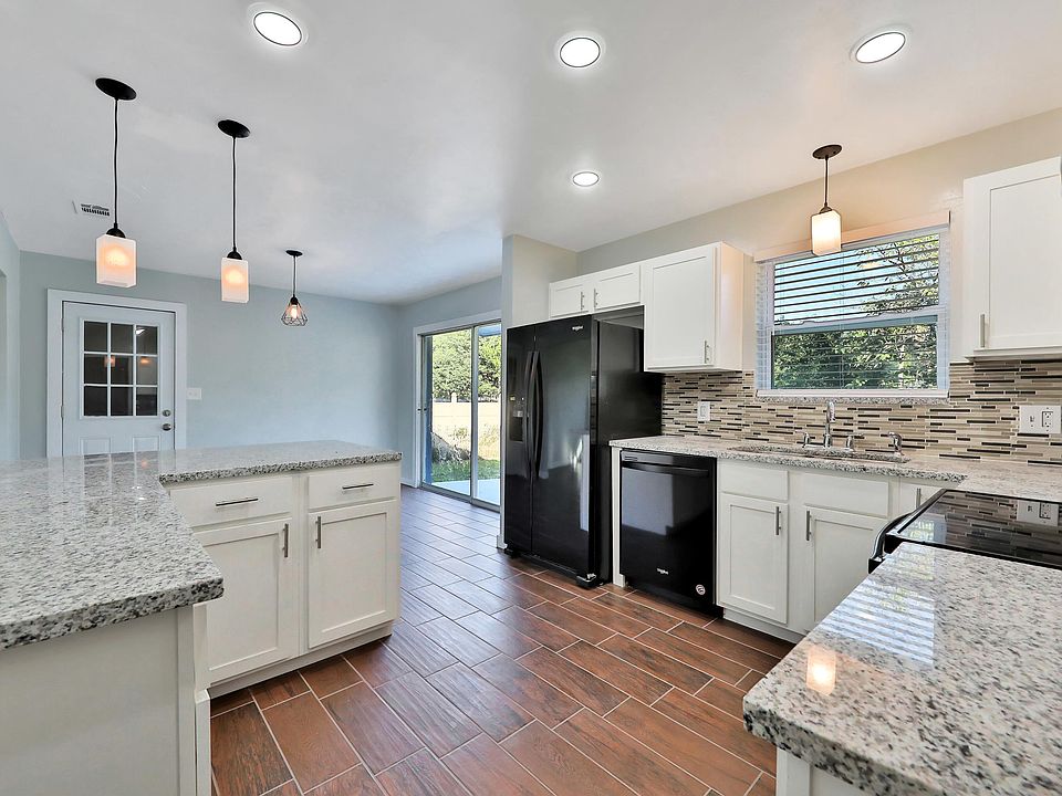 1st image of 3503 Thornhill Dr