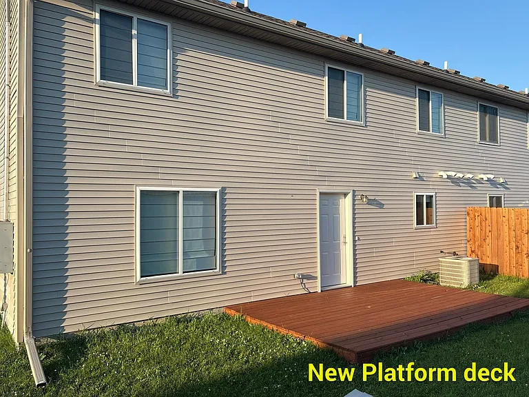 597 Giddings St — Photo 3