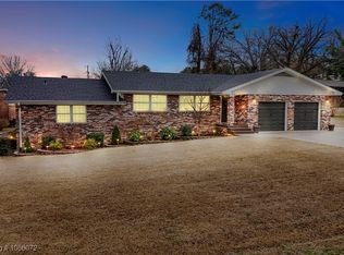 1101 W Main St, Ozark, AR 72949