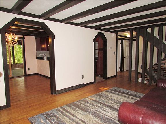 5th image of 693 Blue Ridge Rd