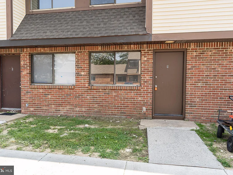 510 S Main St #9