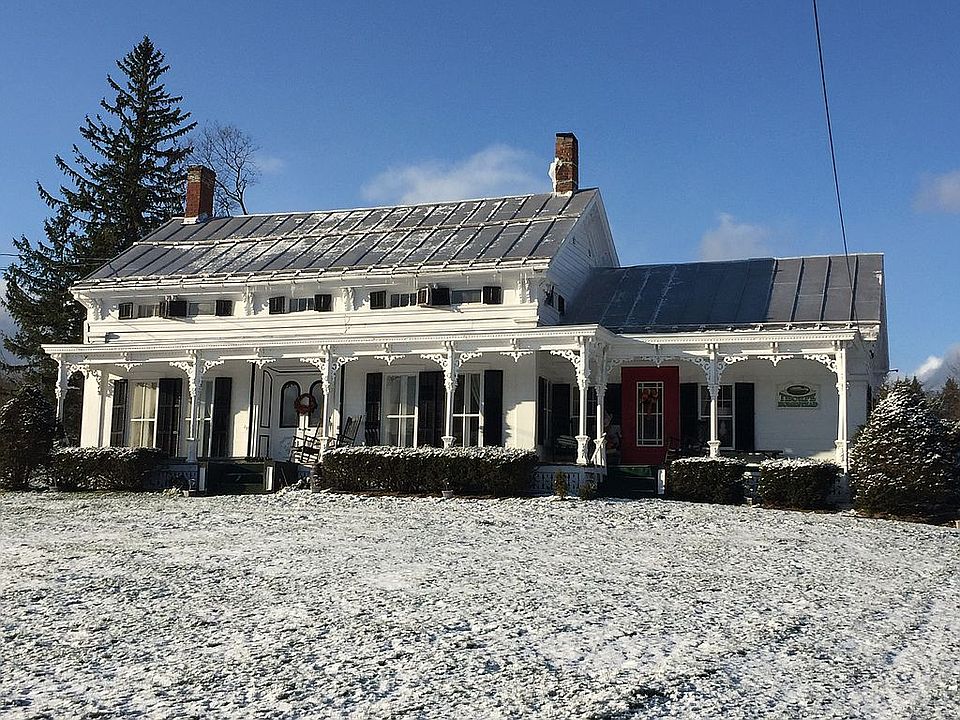 Full length front porch.