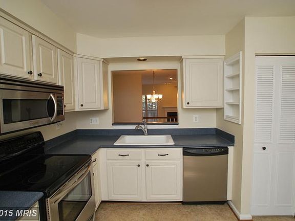 4th image of 12170 Island View Cir