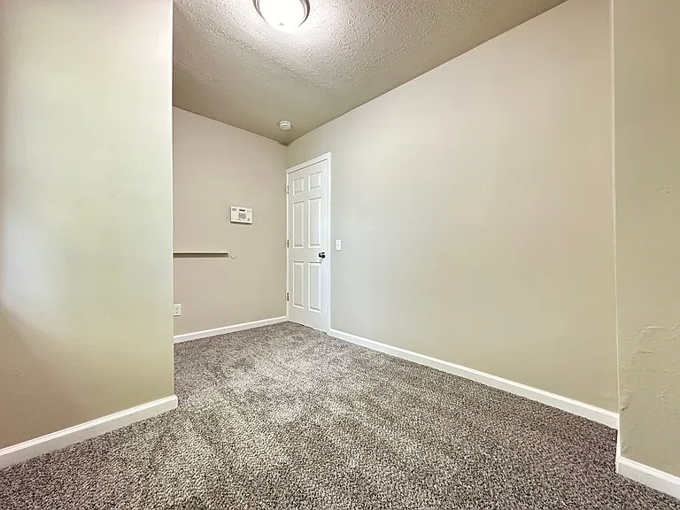 204 E Leland Ave — Photo 5