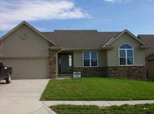 2796 Autumn Meadows Cir, Fremont, NE 68025