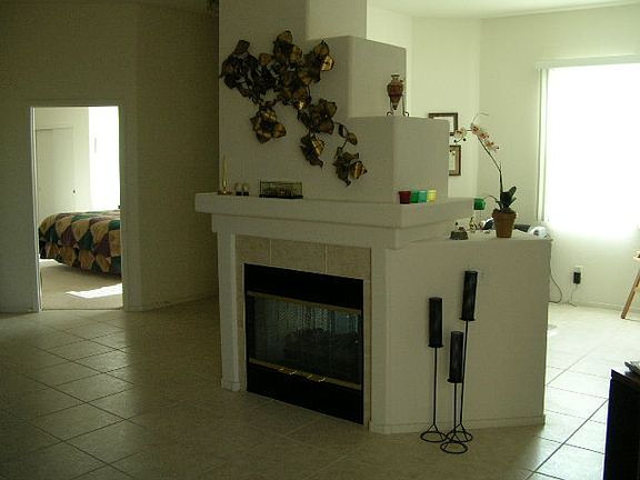 Living room/Den