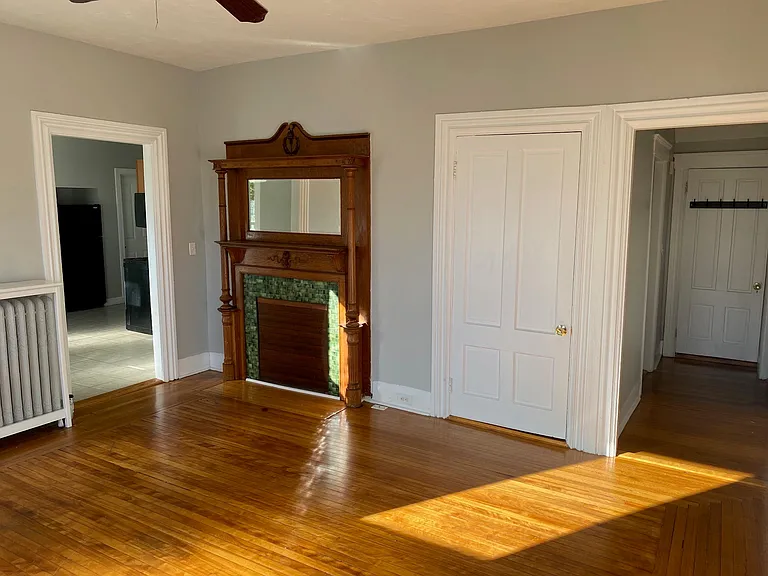 10 Pratt St #1 — Photo 1