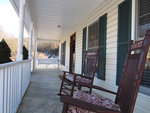 3rd image of 497 Canterbury Ct SW
