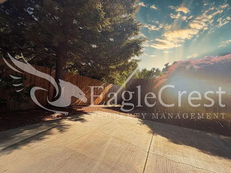 364 Catherine St #M1 — Photo 16
