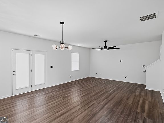 5th image of 126 Verona Dr NW