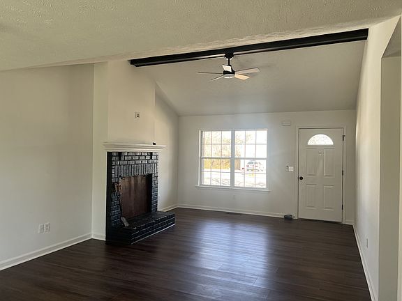 5th image of 211 Heritage Cir E