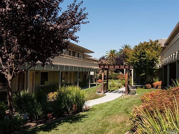 5th image of 720 Petaluma Blvd S