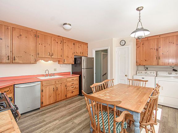 5th image of 311 Dunton Dr
